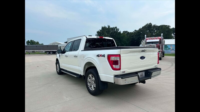 2021 Ford F-150 Lariat - Photo 5 - Spring Valley, MN 55975