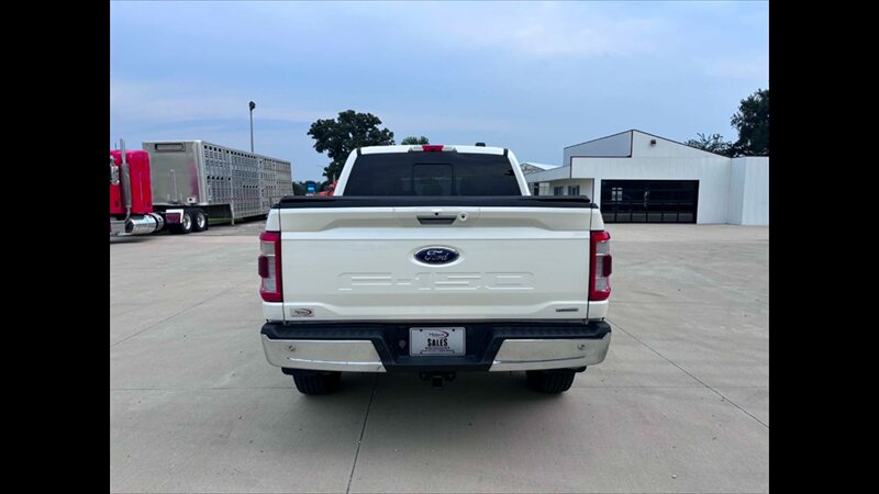2021 Ford F-150 Lariat - Photo 8 - Spring Valley, MN 55975