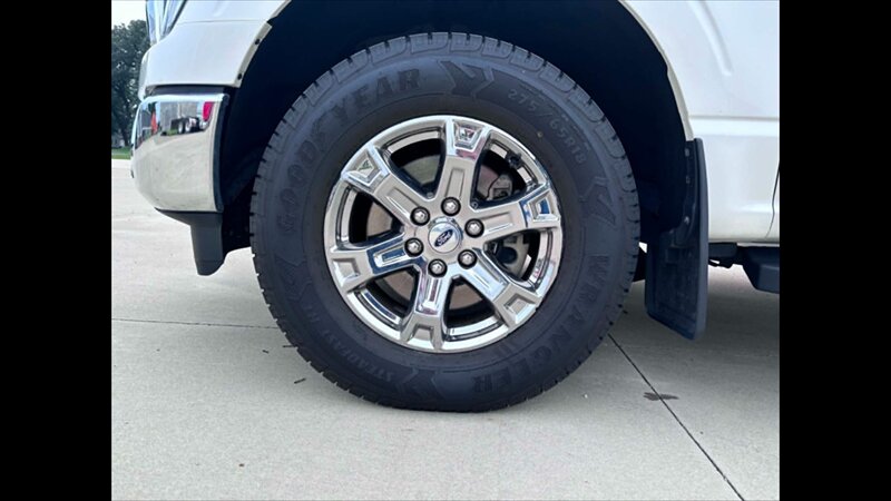 2021 Ford F-150 Lariat - Photo 9 - Spring Valley, MN 55975