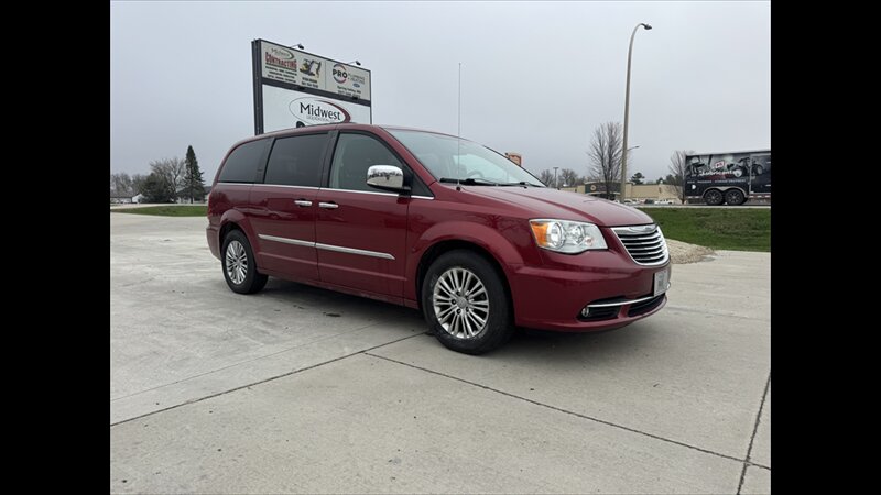 2015 Chrysler Town & Country Touring-L  
