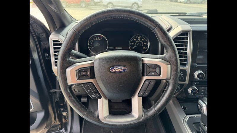 2016 Ford F-150 Platinum   - Photo 8 - Spring Valley, MN 55975