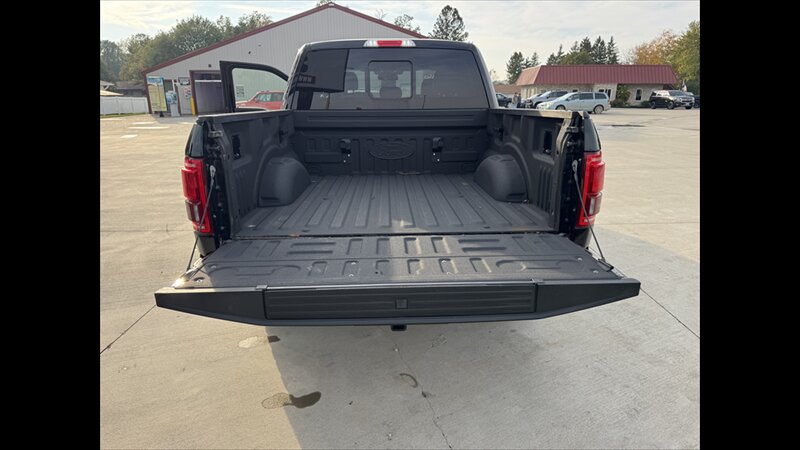 2016 Ford F-150 Platinum   - Photo 19 - Spring Valley, MN 55975