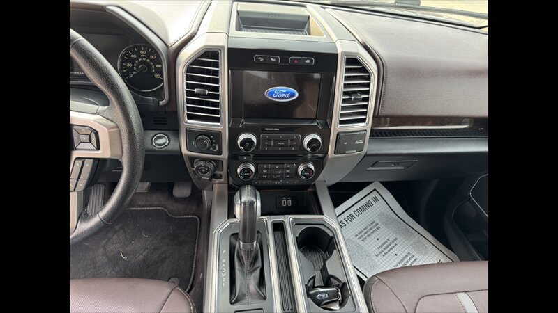 2016 Ford F-150 Platinum   - Photo 10 - Spring Valley, MN 55975