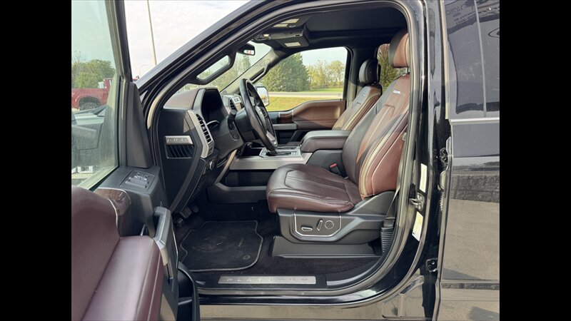 2016 Ford F-150 Platinum   - Photo 7 - Spring Valley, MN 55975