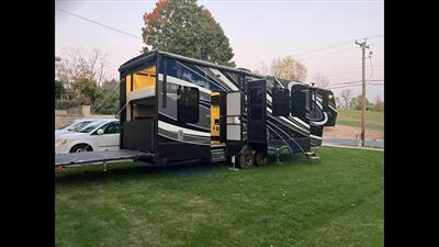 2017 Grand Design Momentum 350M   - Photo 1 - Spring Valley, MN 55975