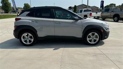 2022 Hyundai KONA SEL   - Photo 1 - Spring Valley, MN 55975