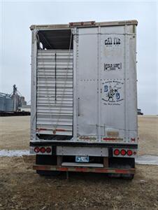 2000 MERRITT Gold Line Cattle Trailer   - Photo 4 - Spring Valley, MN 55975