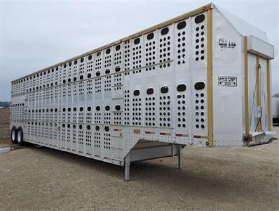 2000 MERRITT Gold Line Cattle Trailer   - Photo 3 - Spring Valley, MN 55975