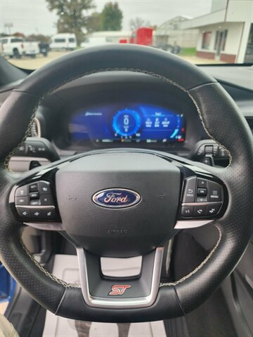 2023 Ford Explorer ST - Photo 14 - Spring Valley, MN 55975