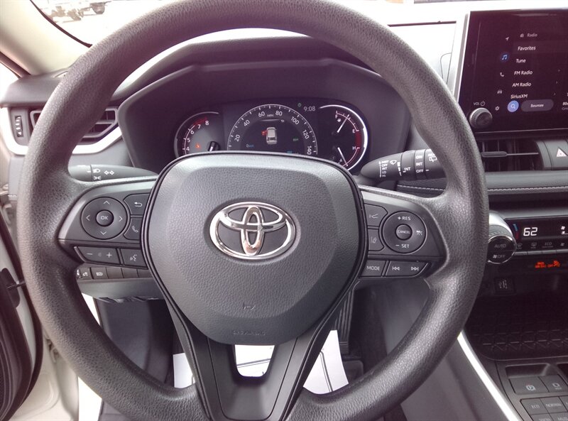 2025 Toyota RAV4 XLE - Photo 19 - Spring Valley, MN 55975