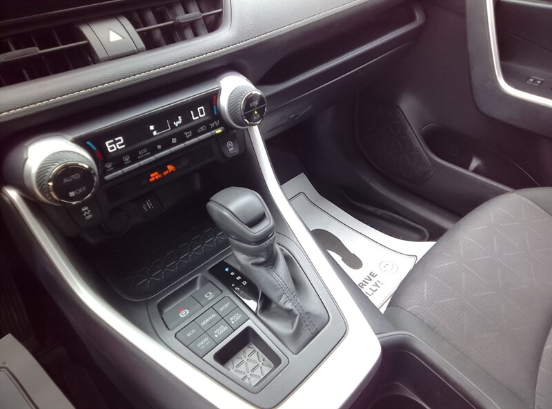 2025 Toyota RAV4 XLE - Photo 17 - Spring Valley, MN 55975