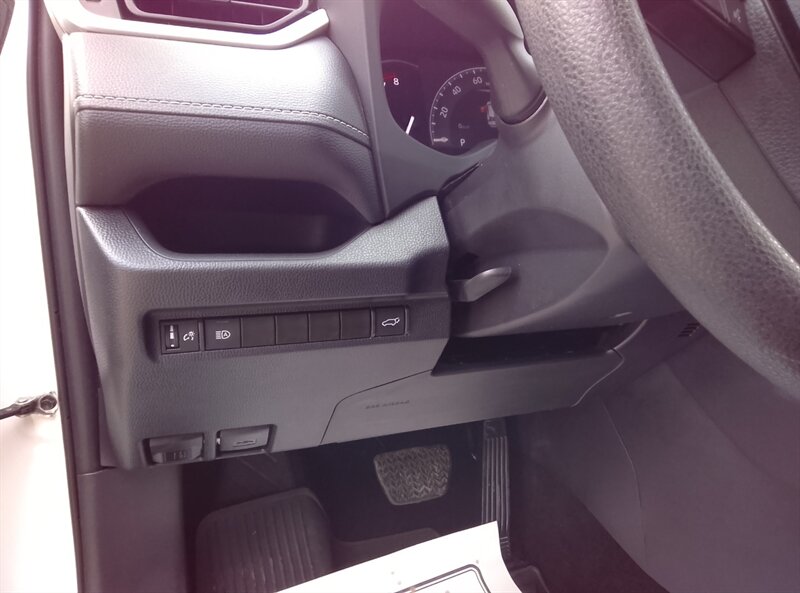 2025 Toyota RAV4 XLE - Photo 11 - Spring Valley, MN 55975