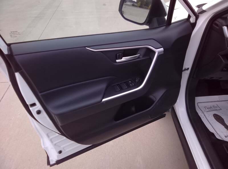 2025 Toyota RAV4 XLE - Photo 9 - Spring Valley, MN 55975