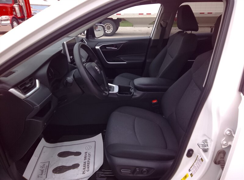 2025 Toyota RAV4 XLE - Photo 10 - Spring Valley, MN 55975