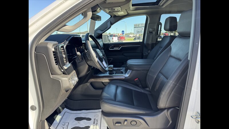 2025 GMC Sierra 1500 Elevation - Photo 7 - Spring Valley, MN 55975