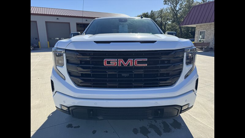 2025 GMC Sierra 1500 Elevation - Photo 5 - Spring Valley, MN 55975