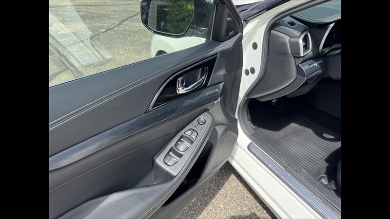 2021 Nissan Maxima 3.5 Platinum - Photo 8 - Spring Valley, MN 55975