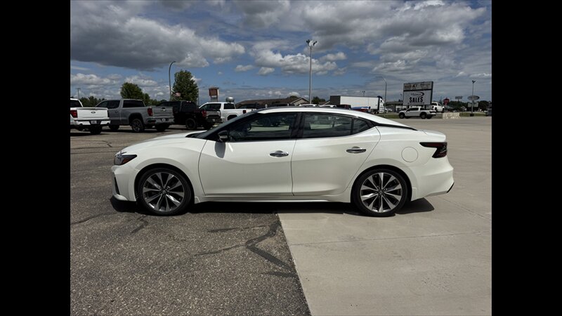 2021 Nissan Maxima 3.5 Platinum - Photo 3 - Spring Valley, MN 55975