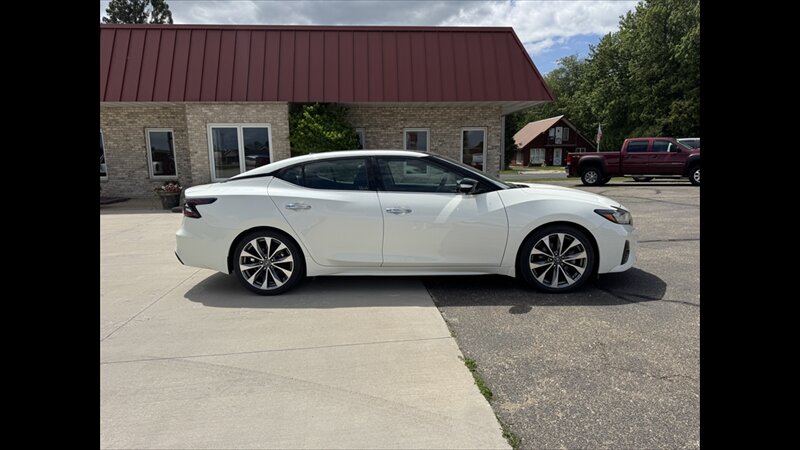 2021 Nissan Maxima 3.5 Platinum - Photo 2 - Spring Valley, MN 55975