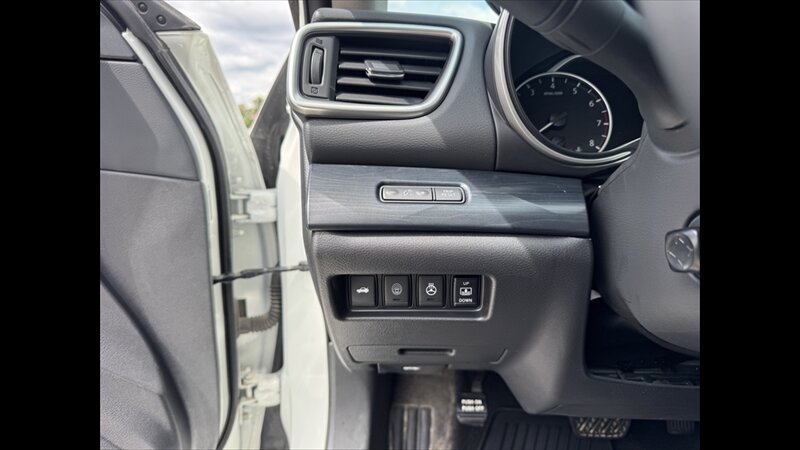 2021 Nissan Maxima 3.5 Platinum - Photo 9 - Spring Valley, MN 55975