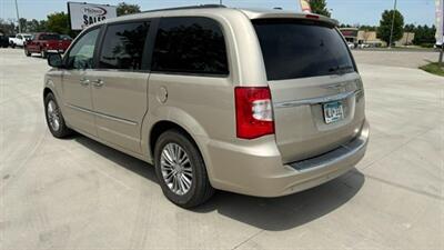 2015 Chrysler Town & Country Touring-L   - Photo 6 - Spring Valley, MN 55975