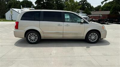 2015 Chrysler Town & Country Touring-L   - Photo 1 - Spring Valley, MN 55975