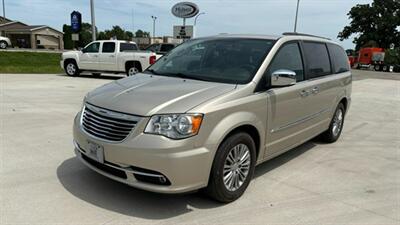 2015 Chrysler Town & Country Touring-L   - Photo 7 - Spring Valley, MN 55975