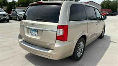 2015 Chrysler Town & Country Touring-L   - Photo 4 - Spring Valley, MN 55975