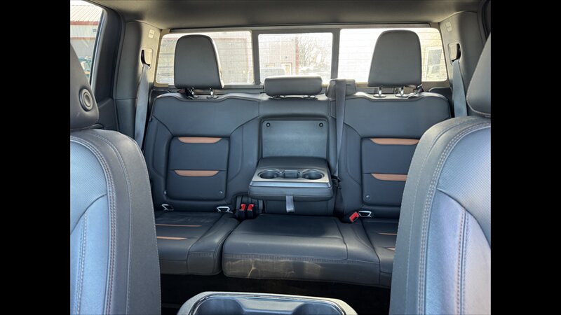 2024 GMC Sierra 1500 AT4 - Photo 17 - Spring Valley, MN 55975