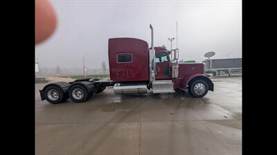 2022 Peterbilt 389 