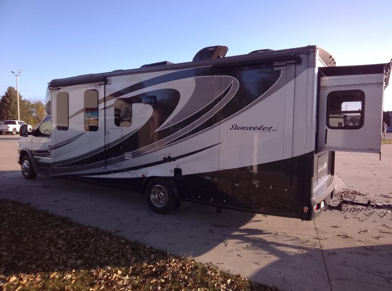 2015 FOREST RIVER SUNSEEKER MH - Photo 5 - Spring Valley, MN 55975