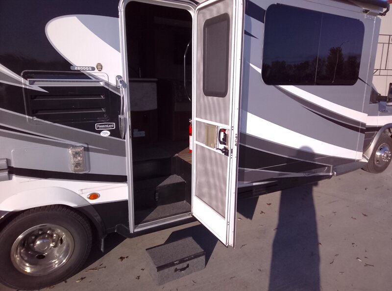 2015 FOREST RIVER SUNSEEKER MH - Photo 18 - Spring Valley, MN 55975
