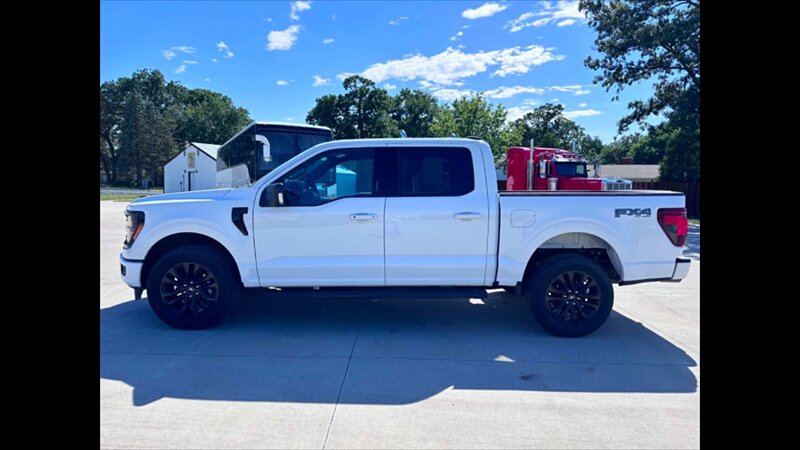 2024 Ford F-150 XLT - Photo 6 - Spring Valley, MN 55975