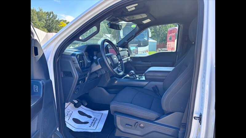 2024 Ford F-150 XLT - Photo 11 - Spring Valley, MN 55975