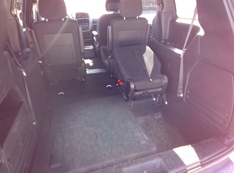2018 Dodge Grand Caravan SE Plus - Photo 15 - Spring Valley, MN 55975