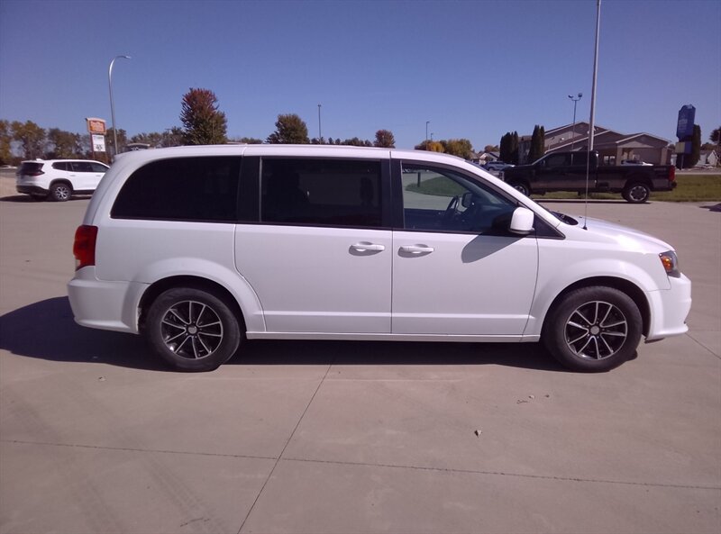 2018 Dodge Grand Caravan SE Plus   - Photo 1 - Spring Valley, MN 55975