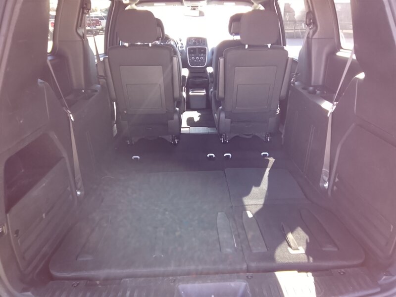 2018 Dodge Grand Caravan SE Plus - Photo 16 - Spring Valley, MN 55975