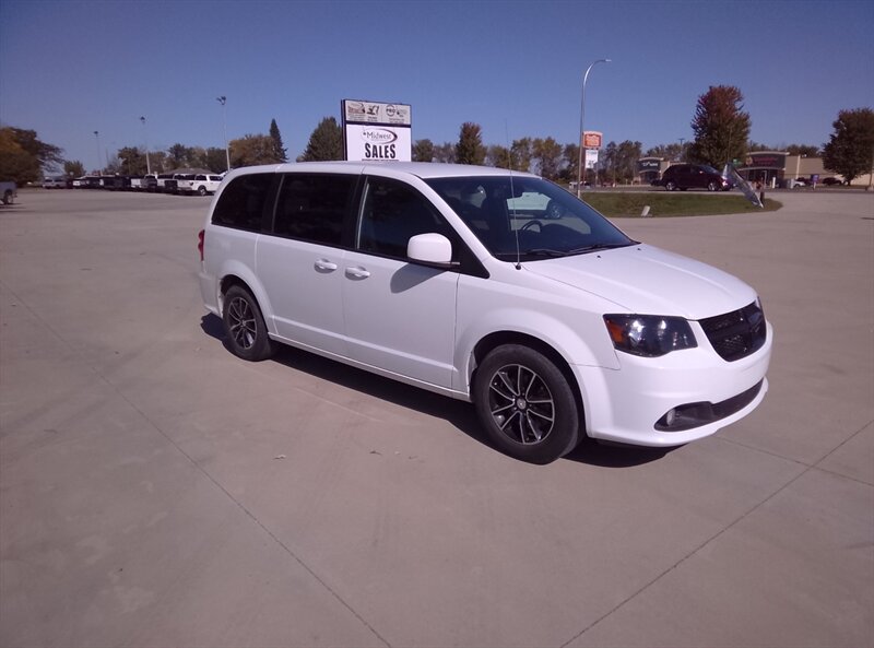 2018 Dodge Grand Caravan SE Plus - Photo 3 - Spring Valley, MN 55975