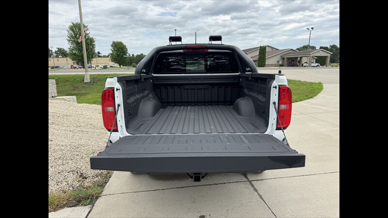 2021 Chevrolet Colorado ZR2 - Photo 6 - Spring Valley, MN 55975