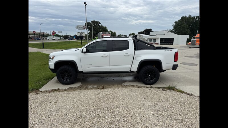 2021 Chevrolet Colorado ZR2 - Photo 3 - Spring Valley, MN 55975