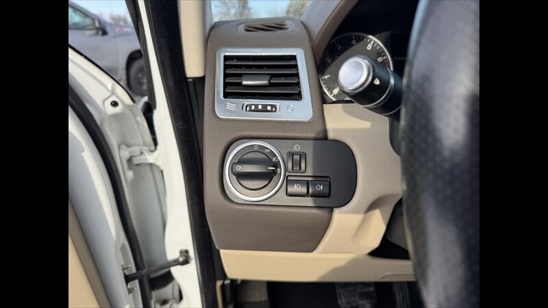 2013 Land Rover Range Rover Sport - Photo 9 - Spring Valley, MN 55975
