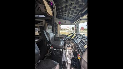 2021 KENWORTH W900   - Photo 13 - Spring Valley, MN 55975