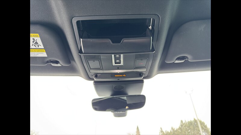 2020 Jaguar E-PACE P250 SE - Photo 16 - Spring Valley, MN 55975