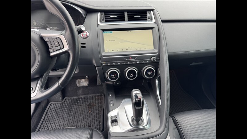 2020 Jaguar E-PACE P250 SE - Photo 12 - Spring Valley, MN 55975