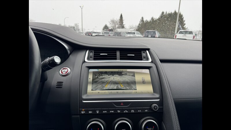 2020 Jaguar E-PACE P250 SE - Photo 13 - Spring Valley, MN 55975