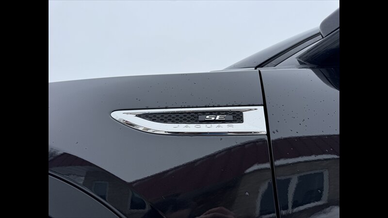 2020 Jaguar E-PACE P250 SE - Photo 5 - Spring Valley, MN 55975