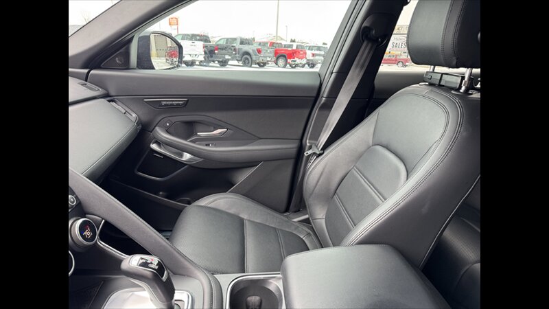 2020 Jaguar E-PACE P250 SE - Photo 17 - Spring Valley, MN 55975