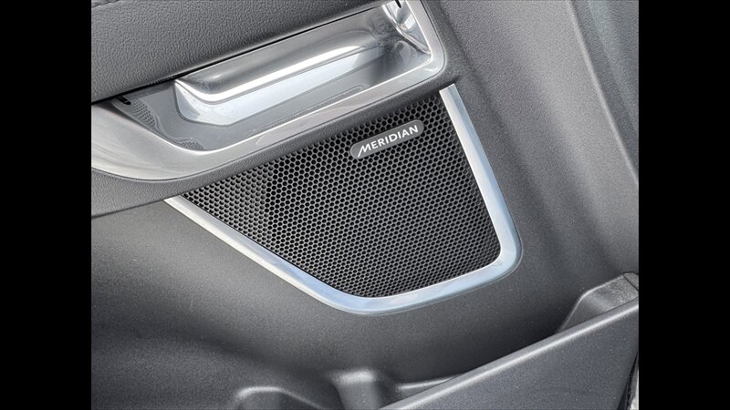 2020 Jaguar E-PACE P250 SE - Photo 9 - Spring Valley, MN 55975