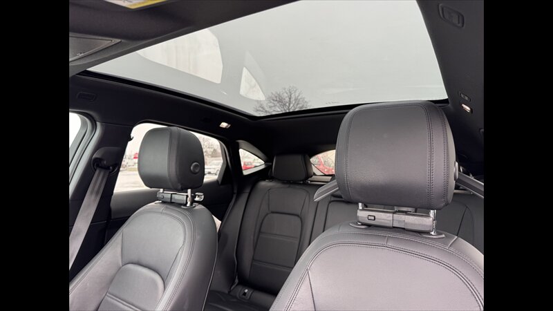 2020 Jaguar E-PACE P250 SE - Photo 18 - Spring Valley, MN 55975