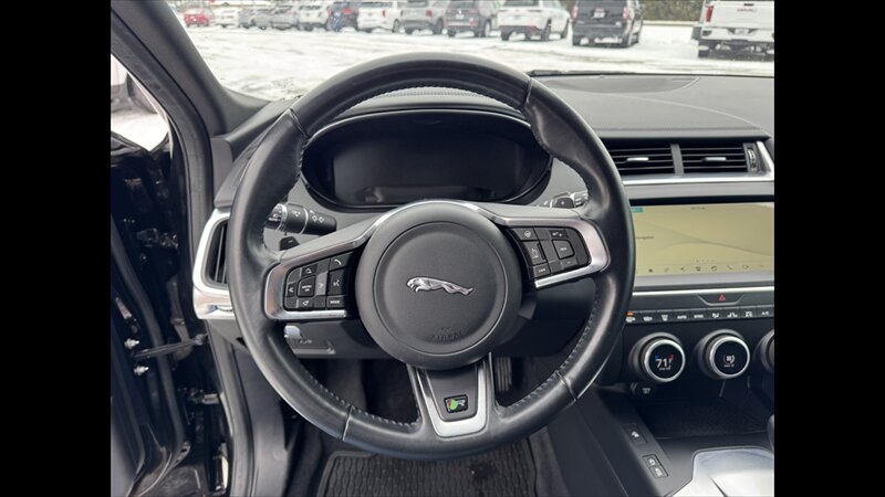 2020 Jaguar E-PACE P250 SE - Photo 10 - Spring Valley, MN 55975